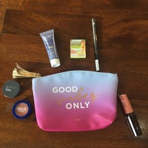 IPSY makeup bag and 6 samples !